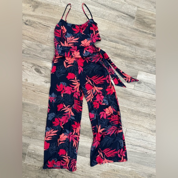 Guess Floral Nirvana Side Cutout Jumpsuit – Size M - Picture 1 of 5